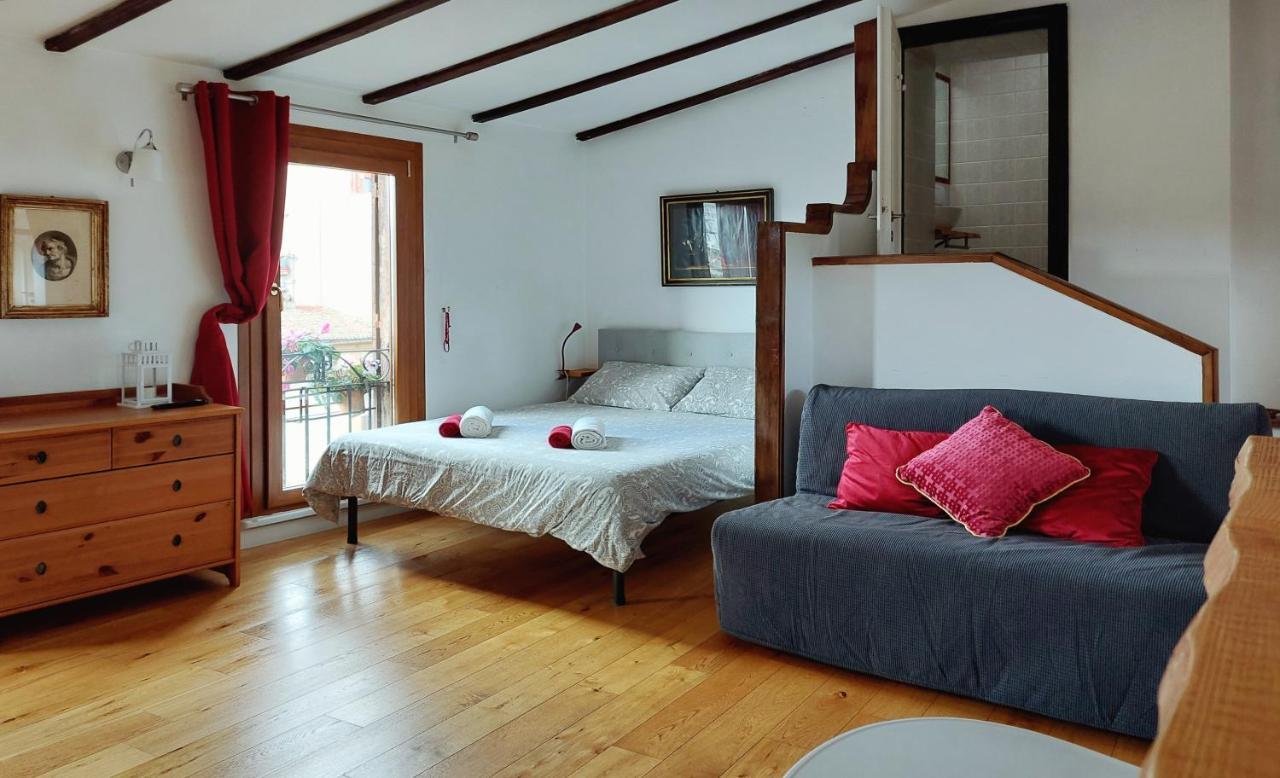 Mattia'S Penthouse - View Over Trastevere Roofs Rome Exterior photo